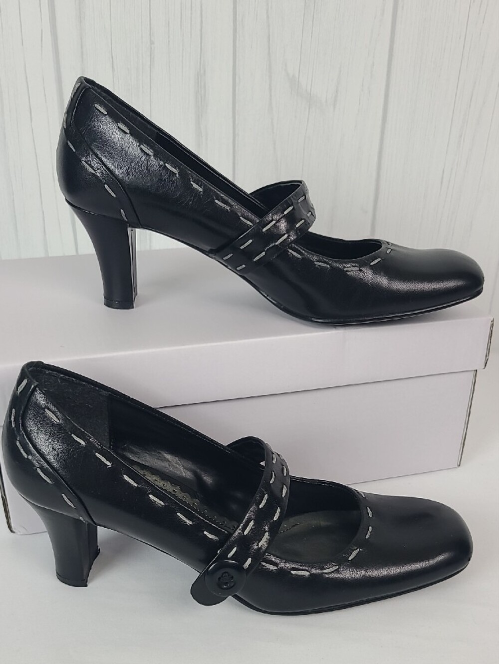 Naturalizer Black Mary Jane Heels with Contrast Stitching